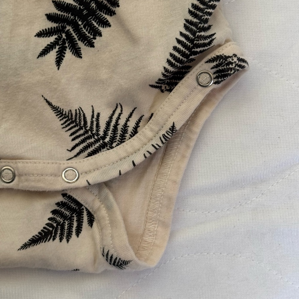 Kate Quinn 12-18M Organic Cotton Fern Wrap - Picture 3 of 7